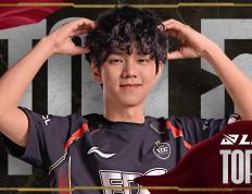 九游-包含Rookie迎来五赛季高光表现，C9球迷沸腾！的词条