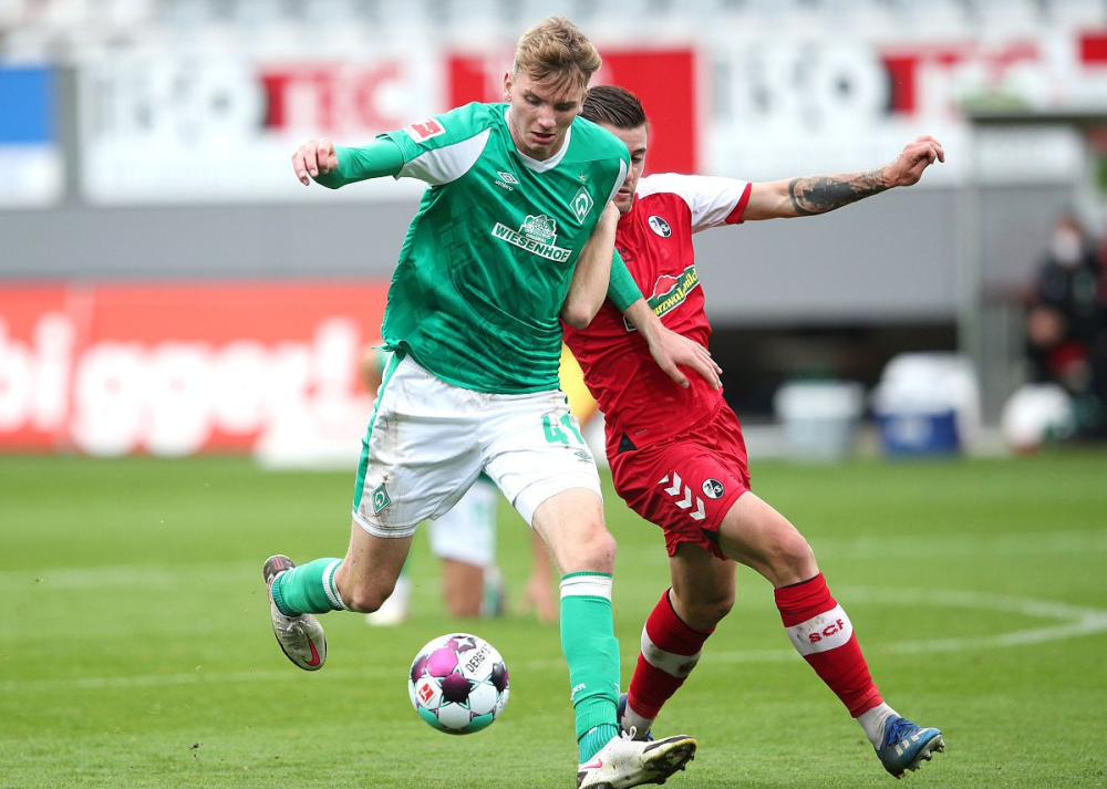 九游-斯图加特训练开放日,赛后完成体检引欢呼,荷甲在即,团队化学反应显著(斯图加特俱乐部)